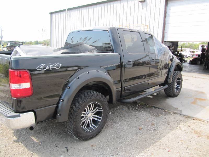 lot 1001 image: 2004 FORD F-150 4X4  4 Door Cab�Styleside Super Crew (SALVAGE TITLE)