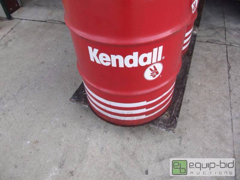 lot 996 image: Mach 4 Kendall Hydraulic Oil 55 Gallon Drum 