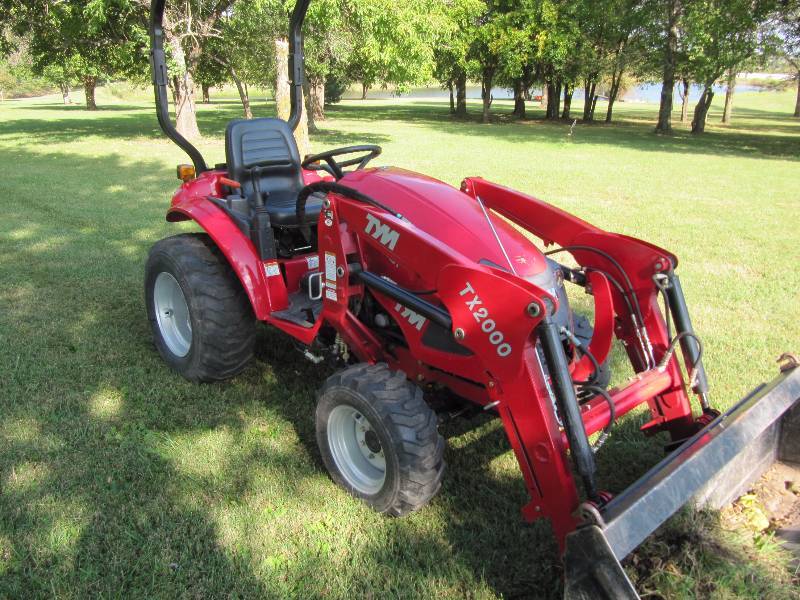 lot 993 image: 2016 TYM HST 234 Tractor With  TX-2000 Front End loader