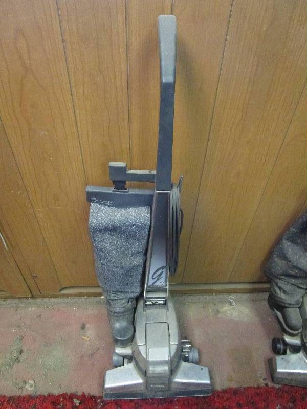 lot 251 image: Kirby G4 Vacuum Cleaner
