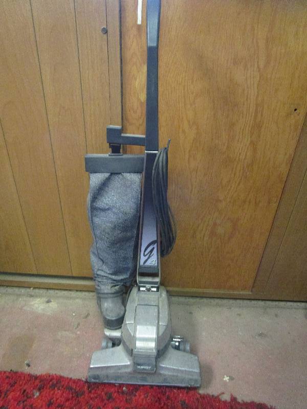 lot 259 image: Kirby G4 Vacuum Cleaner