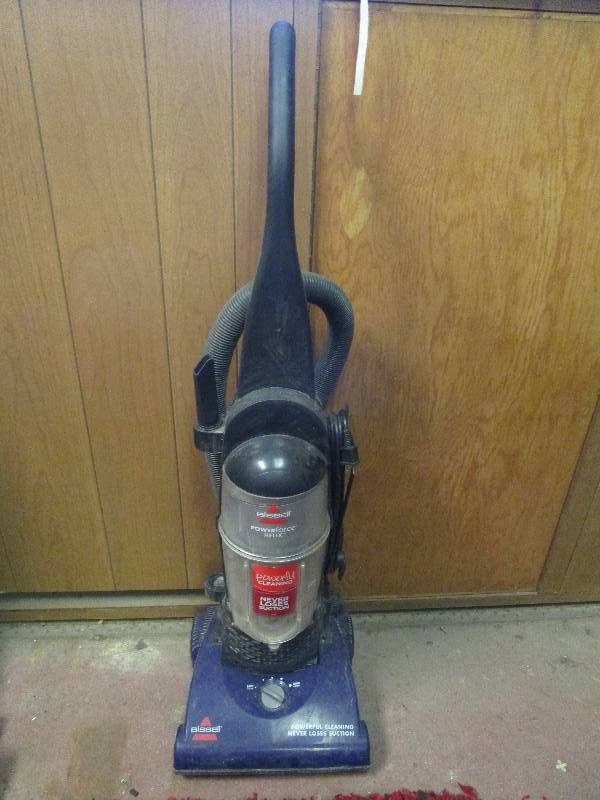 lot 261 image: Bissell Vacuum Cleaner