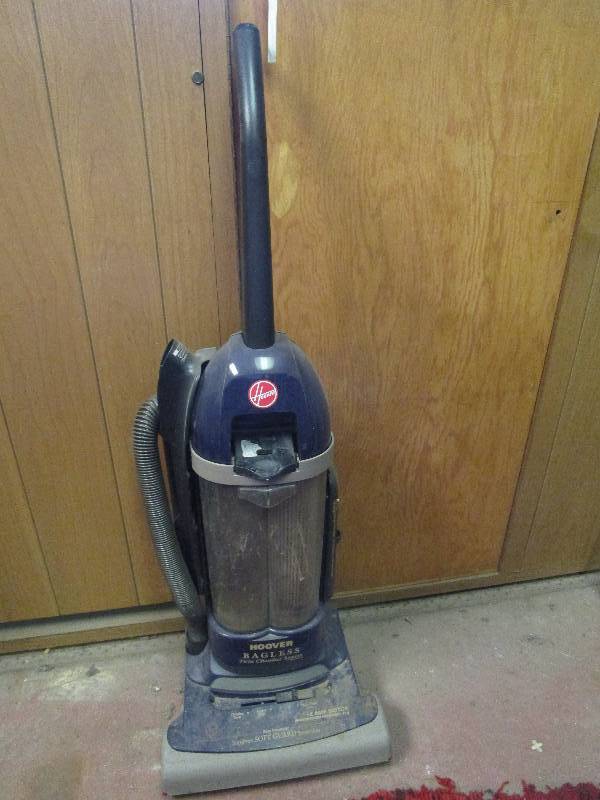 lot 263 image: Hoover Vacuum Cleaner