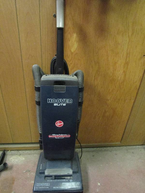 lot 271 image: Hoover Elite Vacuum Cleaner
