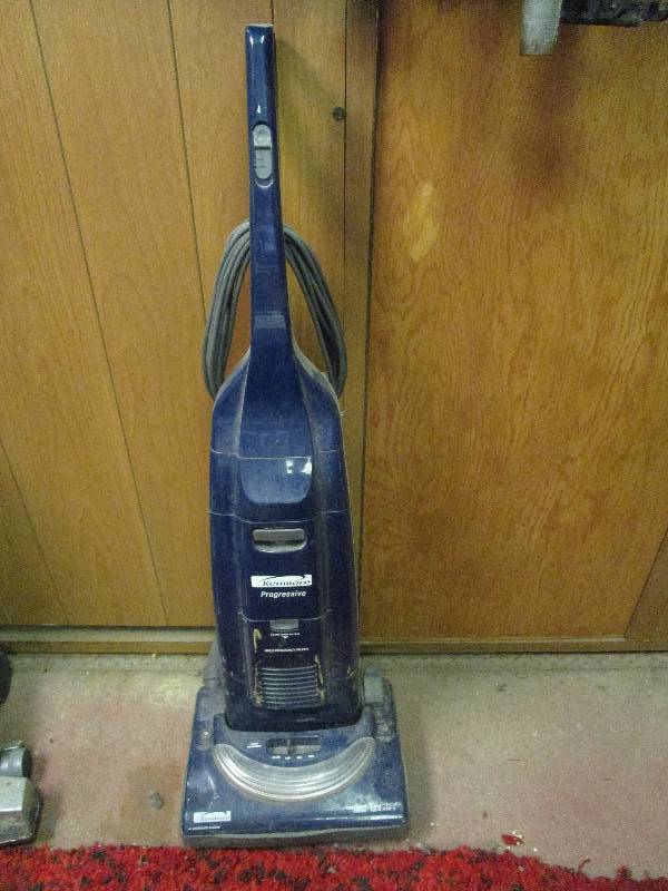 lot 325 image: Kenmore Vacuum Cleaner