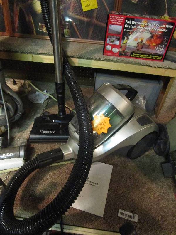 lot 330 image: Kenmore Vacuum Cleaner