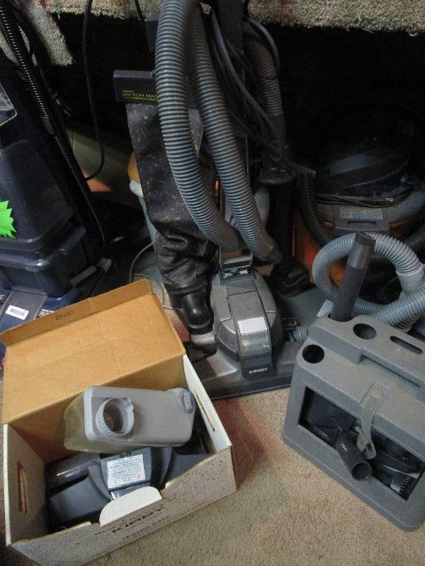 lot 332 image: Kirby G4 Vacuum Cleaner