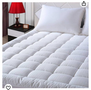 lot 33040 image: EASELAND Twin Size Mattress Pad Pillow Cover Quilted Fitted Mattress Protector Cotton Top Deep Pocket Mattress Topper (60x80  18 Inches, White) (Retail $39.90)