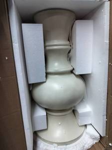 lot 5634 image: Standing Pedestal In Beige