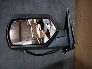 lot 2753 image: Zin Driver Side Mirror OEM3351 EBHL