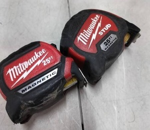 lot 5589 image: 2 Pack Milwaukee Magnetic Tape Measure 25Ft Long
