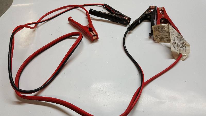 lot 6395 image: I believe this 6 foot pair of battery jumper cables are new