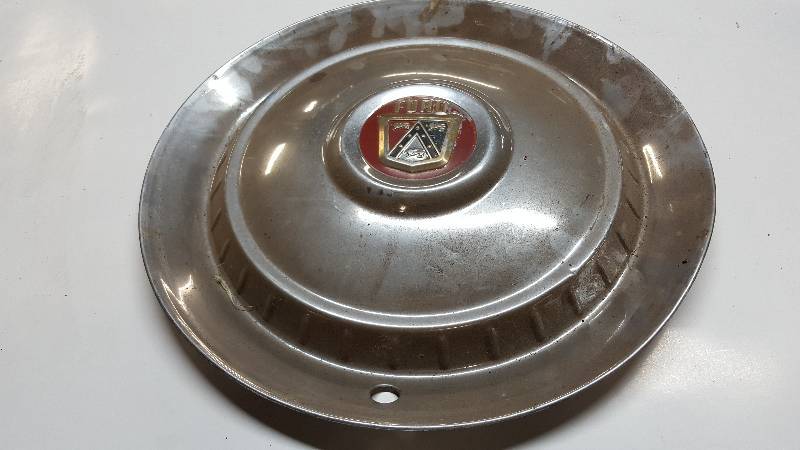 lot 6410 image: 50s Ford single wheel cover