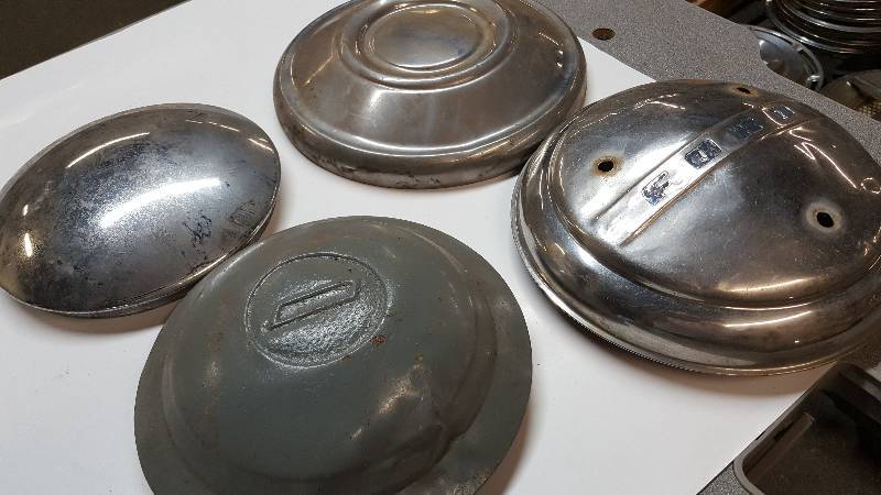 lot 6412 image: 4 assorted hub caps for your mail box or clock project