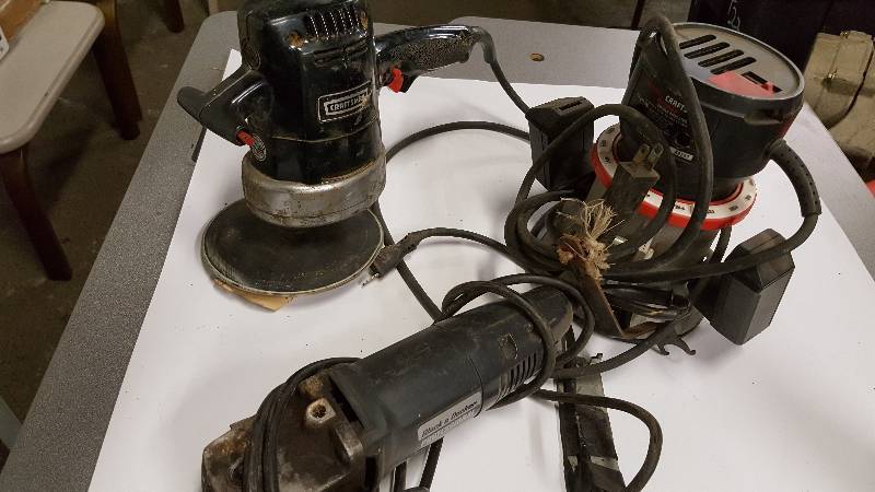 lot 6379 image: Grinder, router and a rotating orbital sander.  Condition is unknown