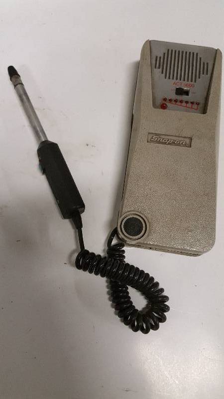 lot 6340 image: This Snap-on ACT 5600 Halogen Leak Detector.  Good R12 & R22 leak detector