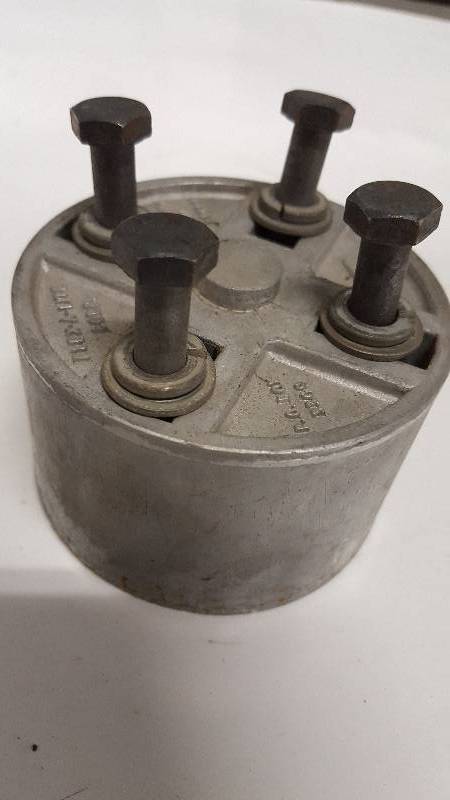 lot 6345 image: 2 thick universal automotive fan spacer with the bolts included