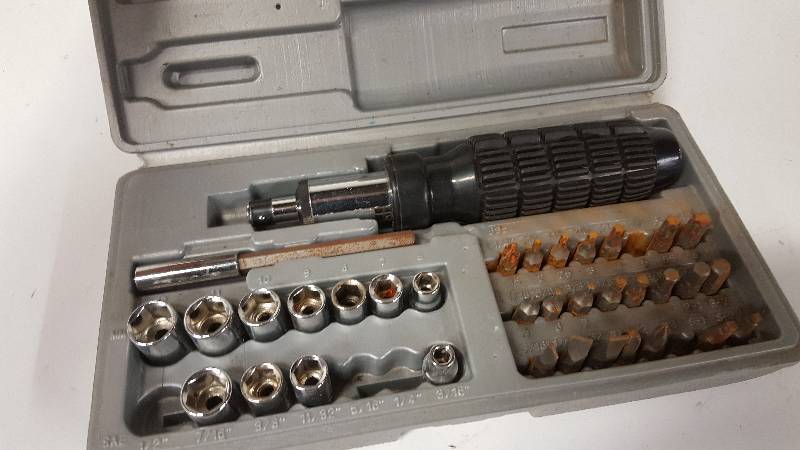 lot 6354 image: 14 socket Driver tool kit with case