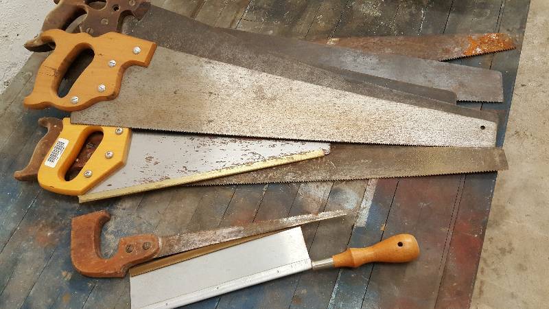 lot 6500 image: Big assortment (9) wood saws., paint them up or use them