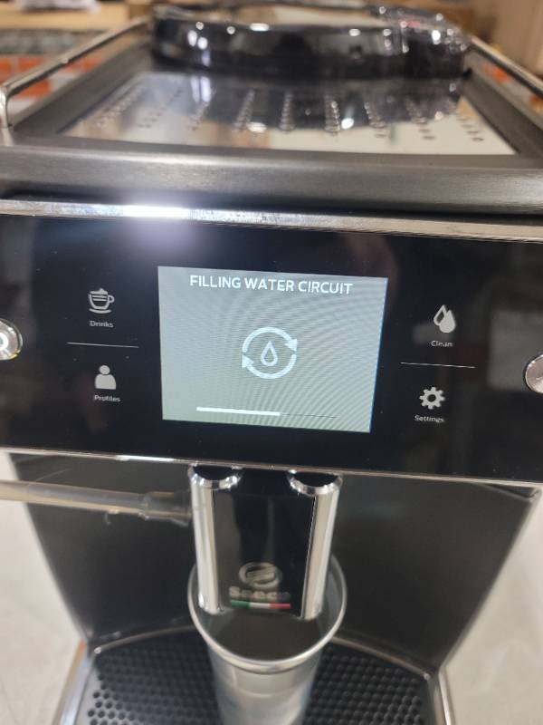 PHILIPS Saeco Xelsis Super Automatic Espresso Machine - LatteDuo Milk  System, 15 Coffee Varieties, 6 User Profiles, Touchscreen, Black &  Titanium