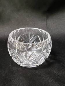 lot 2 image: Crystal Votive Holder 2.5 Diameter Opening