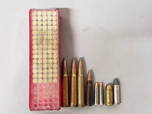 lot 15 image: Ammunition