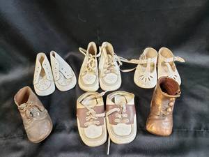 lot 52 image: Vintage Baby Shoes - Includes Bronzed