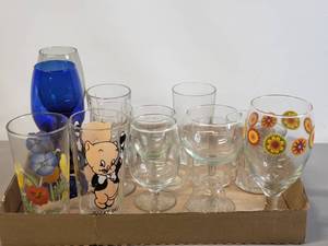lot 67 image: Assorted Glassware includes Port Sipper & Porky Pig