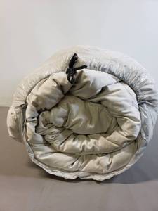 lot 82 image: Queen Size Down Comforter - Clean
