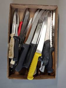 lot 84 image: Large Assortment of Knives, including Copper Chef, Chicago Cutlery & Monogram