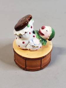 lot 93 image: Occupied Japan Tumbling Clown Salt & Pepper Shakers