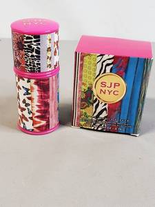 lot 100 image: NIP Sarah Jessica Parker Perfume Bracelet & Perfume Spray