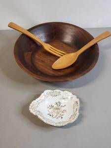 lot 121 image: 12 Wood Salad Bowl w Wood Utensils & Porcelain 50th Anniversary Trinket Dish