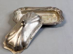 lot 125 image: Butter Dish ( no markings ) Gorham Style