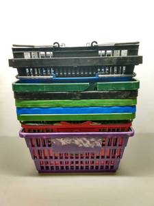 lot 152 image: 10 Carrying Totes with Handles