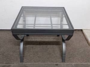 lot 163 image: Modern Patio Table 24x22x22 Beveled Glass Top