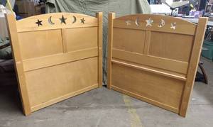 lot 172 image: Twin Headboard & Footboard 42x39