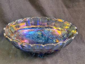lot 200 image: LARGE 12 Carnival Glass Bowl