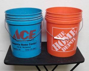 lot 211 image: 2 5 Gallon Buckets