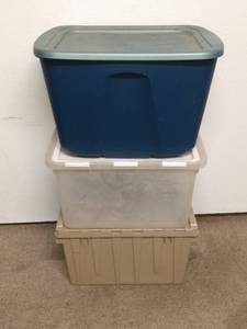 lot 224 image: 3 Sterilite Totes with Lids. (2 are Hinged Lids)