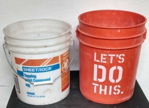 lot 210 image: 4 & 5 Gallon Buckets