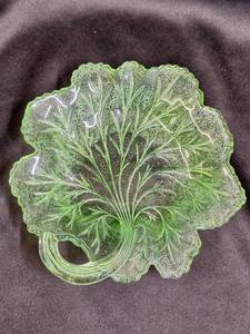 lot 312 image: Indiana Glass Green Uranium Leaf Dish Bowl-Glows