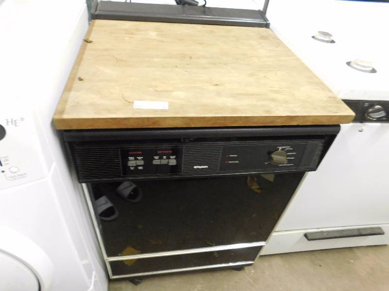 lot 4 image: Frigidaire Dishwasher