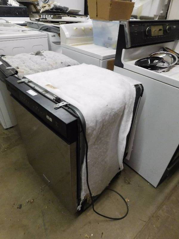 lot 21 image: Kitchenaid Dishwasher