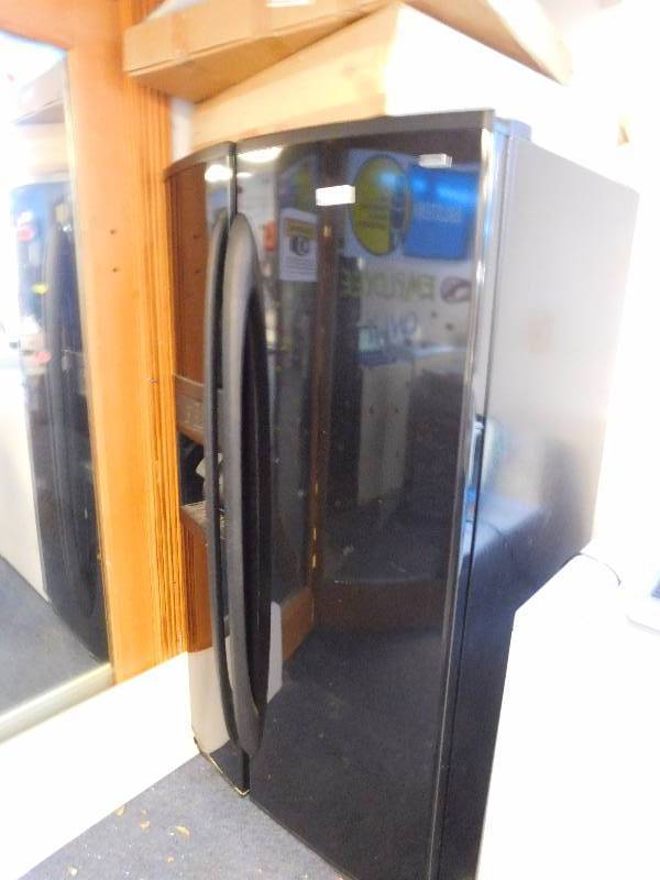 lot 37 image: Kenmore Elite Refrigerator