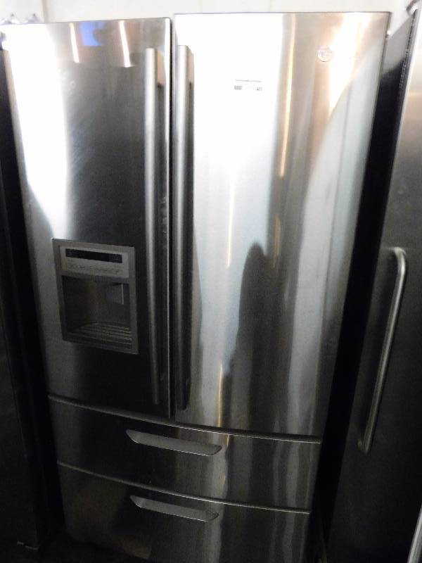 lot 41 image: LG Refrigerator