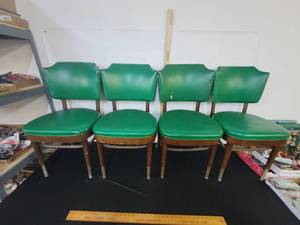 lot 100 image: 6 - Vintage Shelby Williams dining chairs