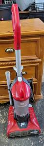 lot 105 image: Dirt Devil Powermax Carpet  Hard floor vacuum cleaner