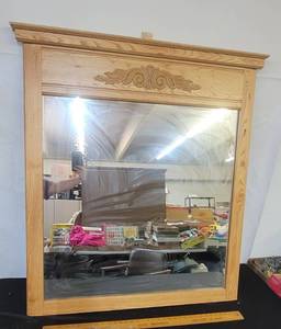 lot 112 image: Dresser top mirror