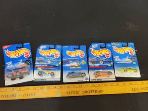 lot 138 image: Hot Wheels Collectible Cars.
